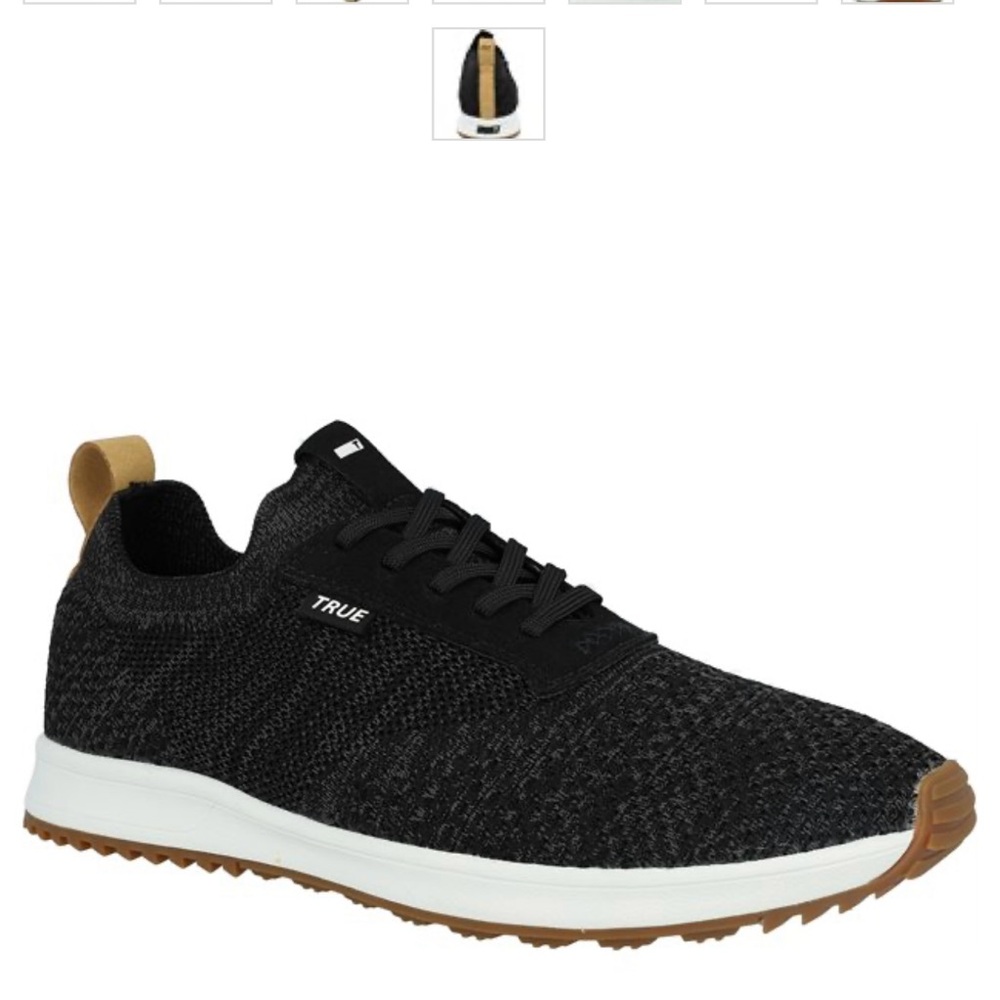 True Linkswear men’s black sneaker